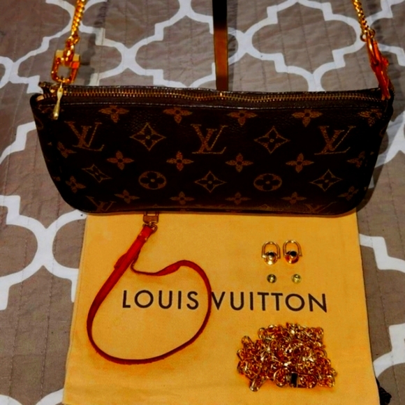 Louis Vuitton Pochette/Clutch Monogram DATE STAMPED AR1908 w/ COA - Picture 6 of 13